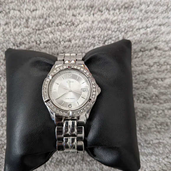 Great condition Guess Watch/Stainless Steel, Silver In Color-Comes W/Extra Links - Picture 1 of 8